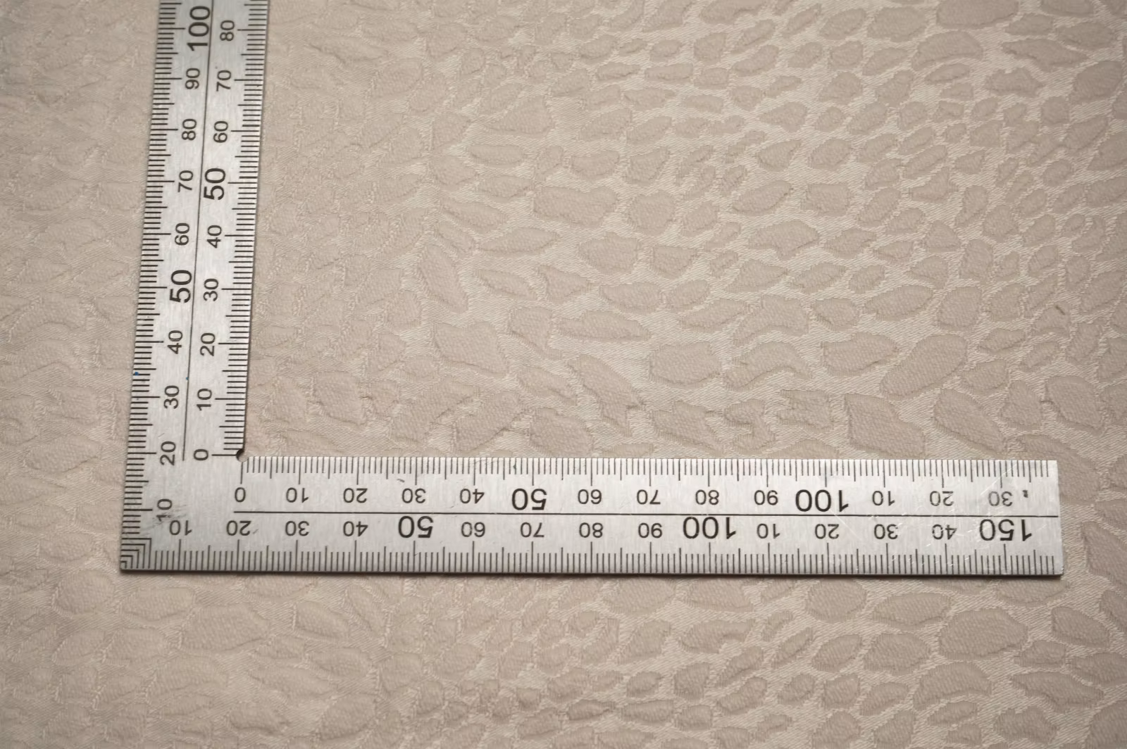 Sukienki żakardowa beżowa szer. 130 cm