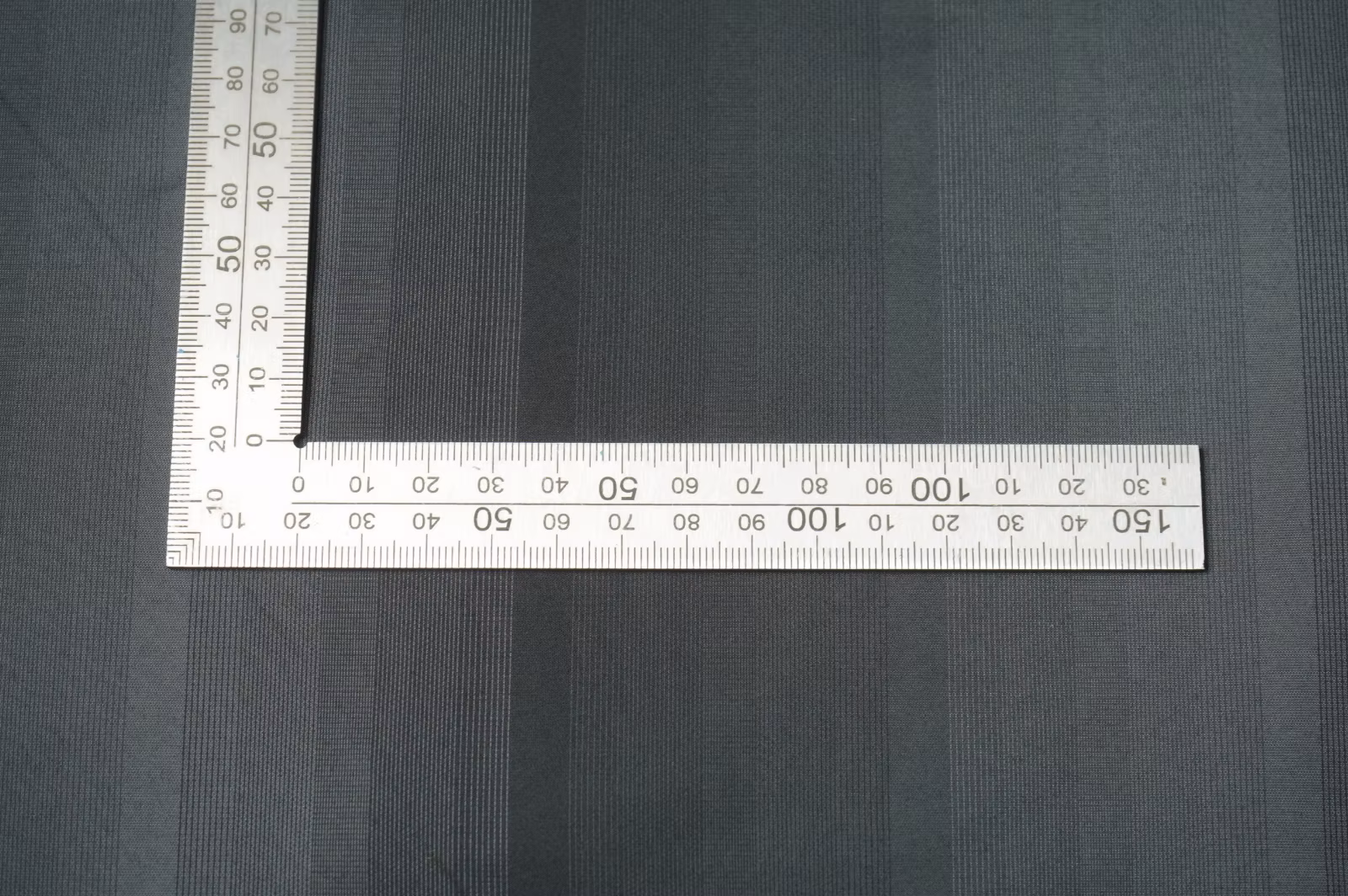 Tafta sukienkowa szara szary paski szer. 145 cm