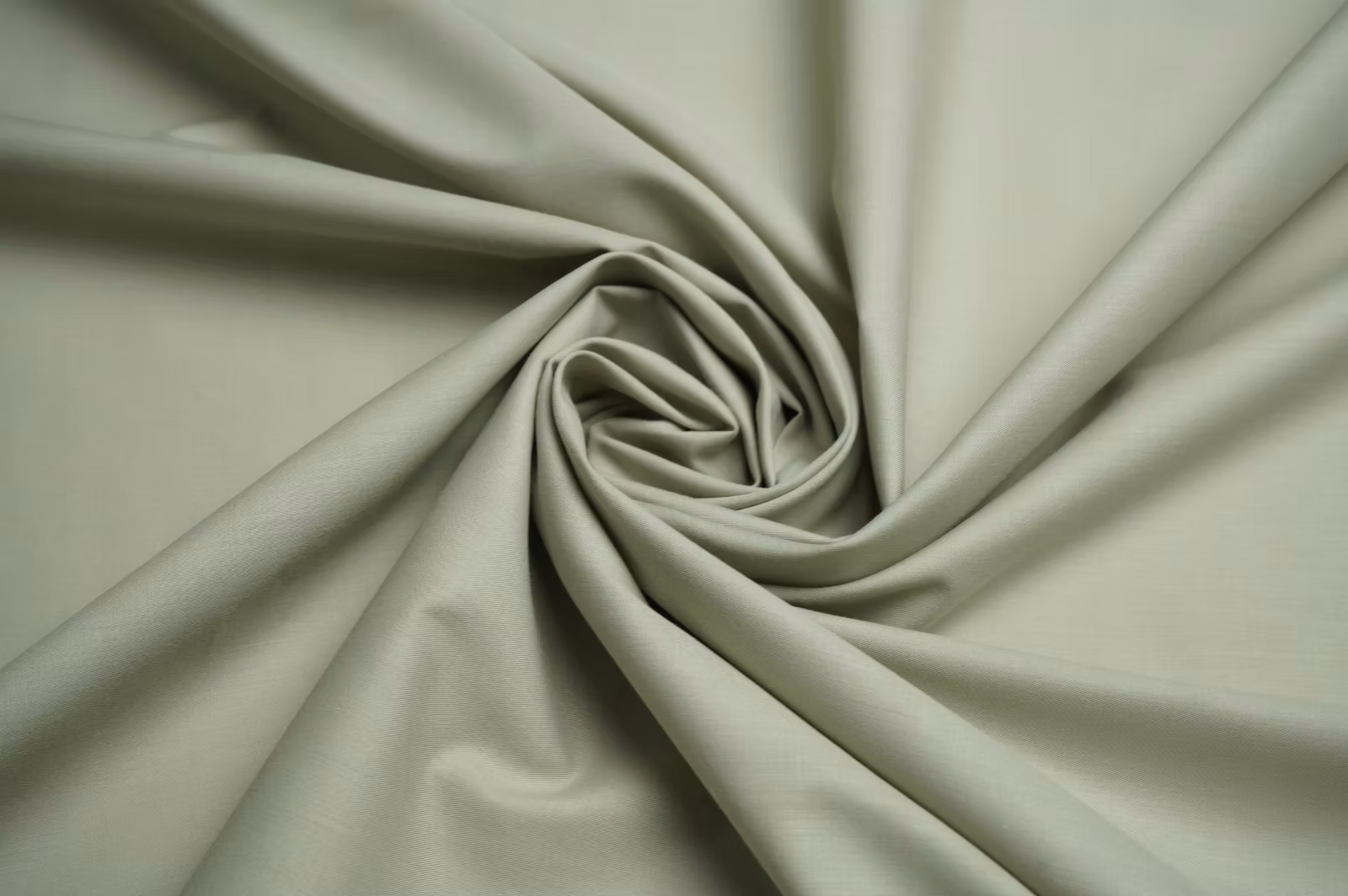 Włoski batyst ubraniowy koszulówka zielony szer. 150 cm