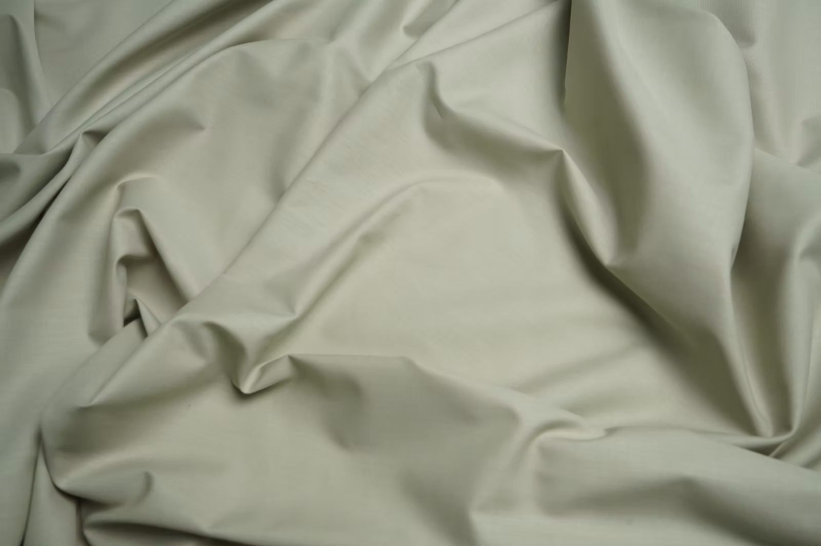 Włoski batyst ubraniowy koszulówka zielony szer. 150 cm